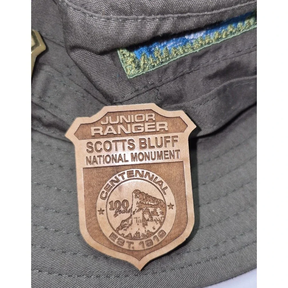Junior Ranger Safari Bucket Hat + 7 Badges Pins Mt Rainier Rushmore Zion Boonie